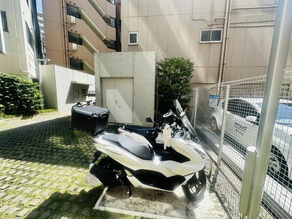 バイク置き場