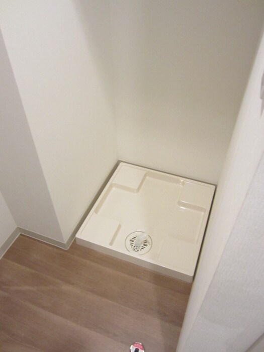 物件内観写真11　(洗濯機置場)