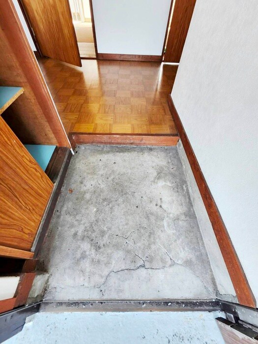 物件内観写真16　(玄関)