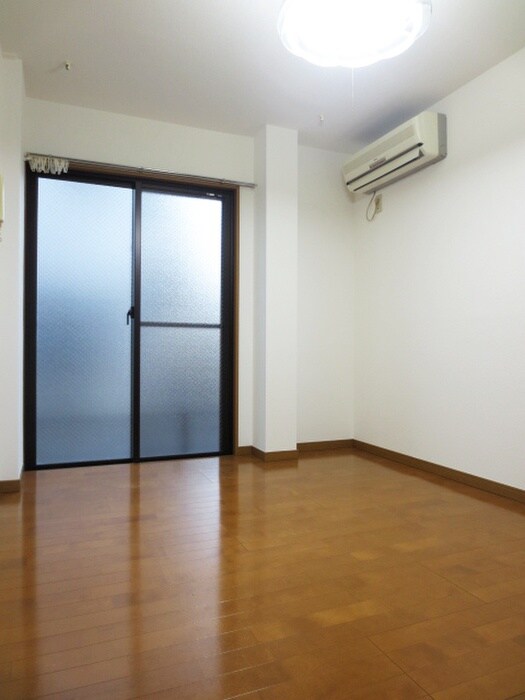 物件内観写真4　(居室)