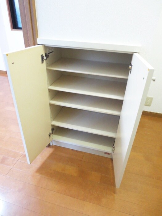 物件内観写真13　(靴箱)