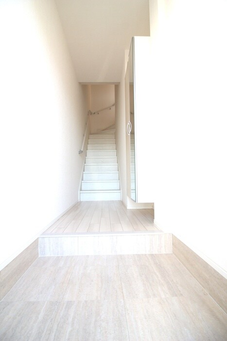 物件内観写真17　(玄関)