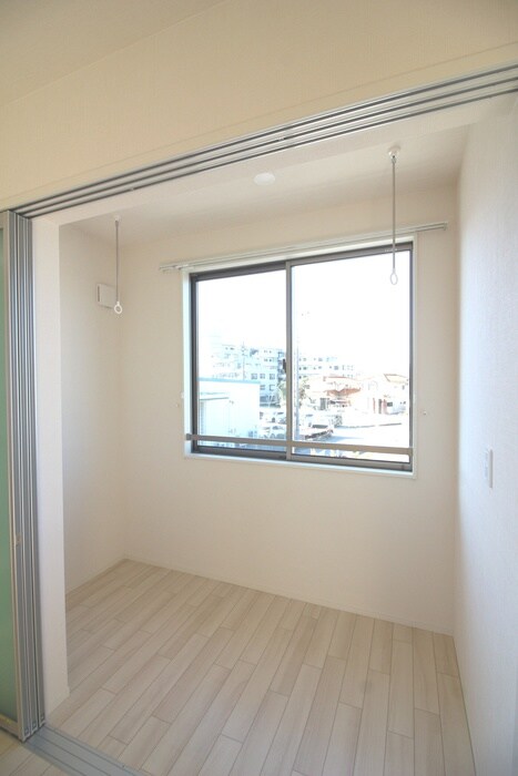 物件内観写真20　(室内からの展望)