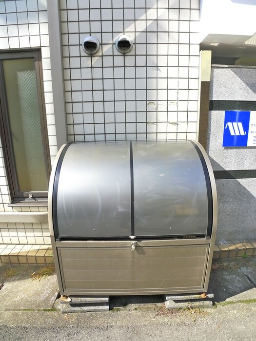 物件外観写真4　(エントランス部分)