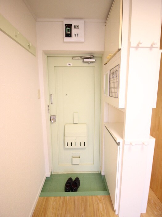 物件内観写真8　(玄関)