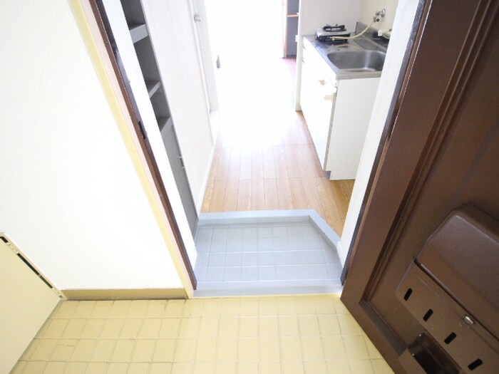 物件内観写真14　(玄関)