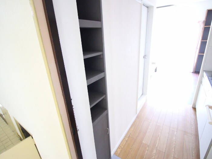 物件内観写真15　(靴箱)