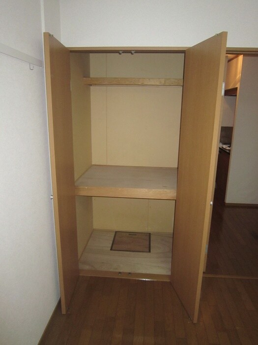 物件内観写真13　(収納)