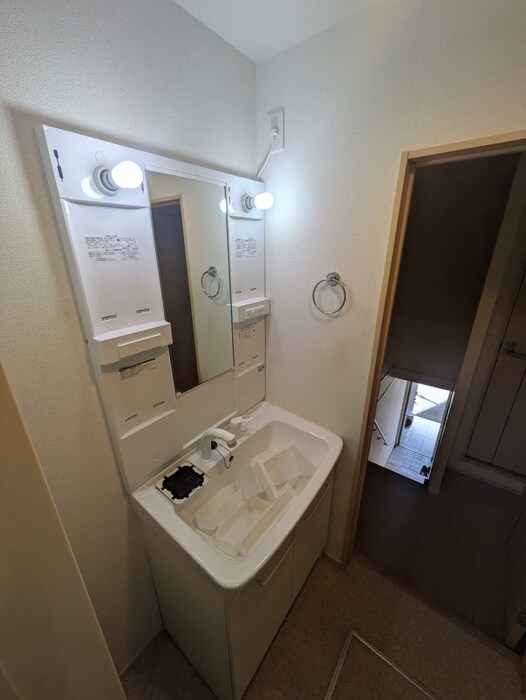 物件内観写真8　(洗面)