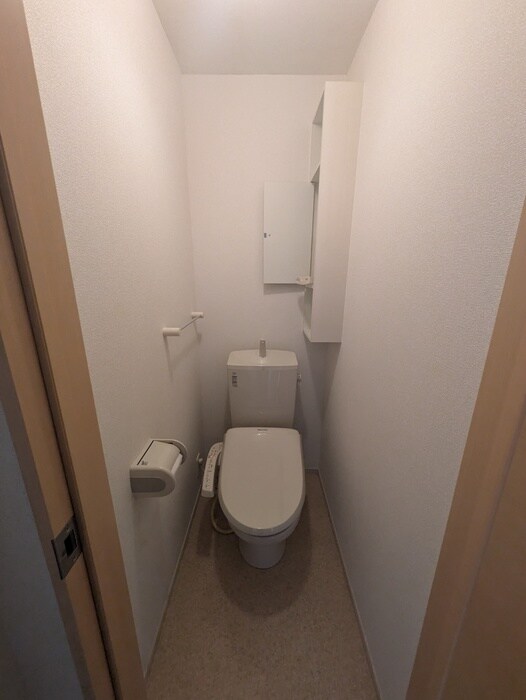 物件内観写真9　(トイレ)