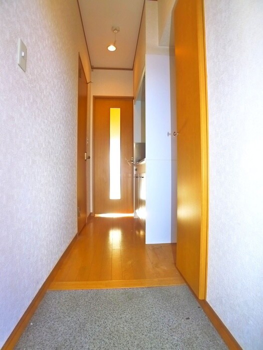 物件内観写真17　(玄関)