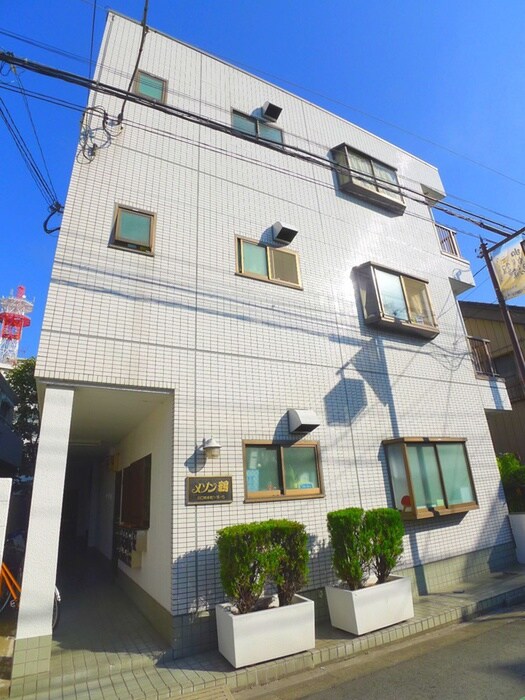 物件外観写真2　(エントランス部分)