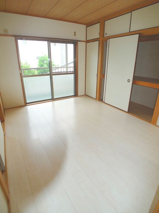 物件内観写真11　(室内からの展望)