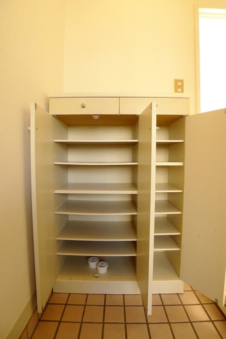 物件内観写真17　(靴箱)