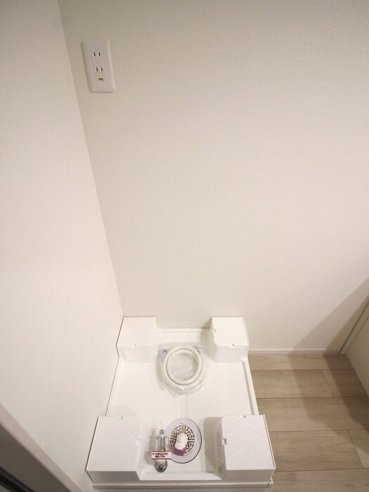 物件内観写真16　(洗濯機置場)