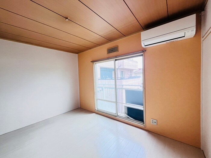 物件内観写真10　(居室)