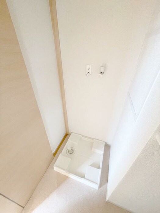 物件内観写真13　(洗濯機置場)