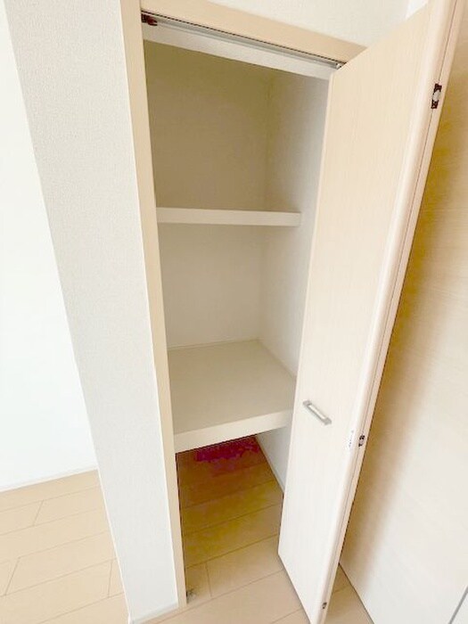 物件内観写真21　(収納)
