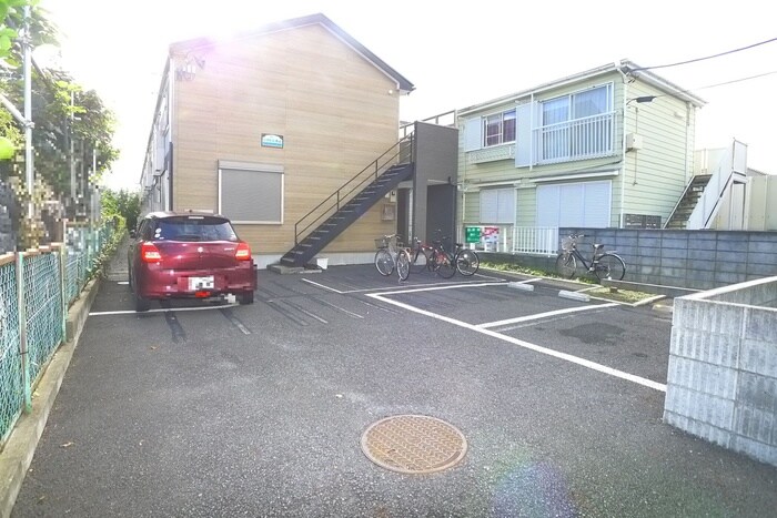 物件外観写真6　(駐車場)