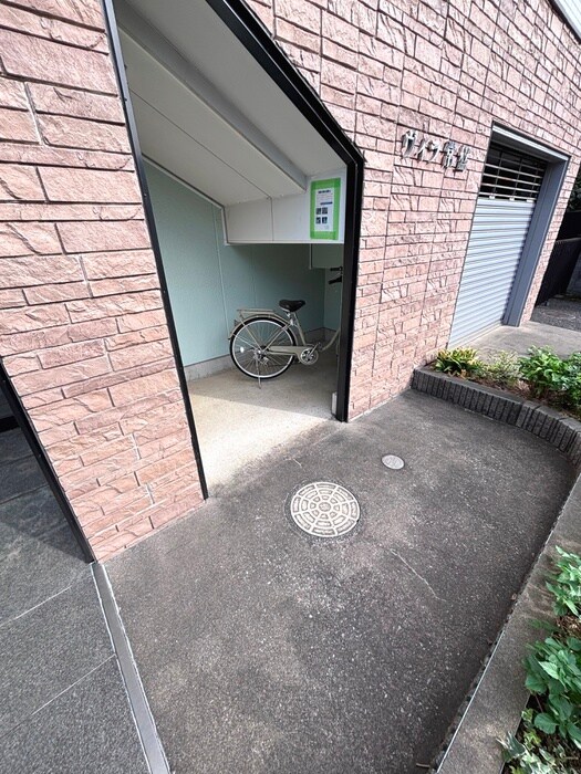 物件外観写真3　(駐輪場)