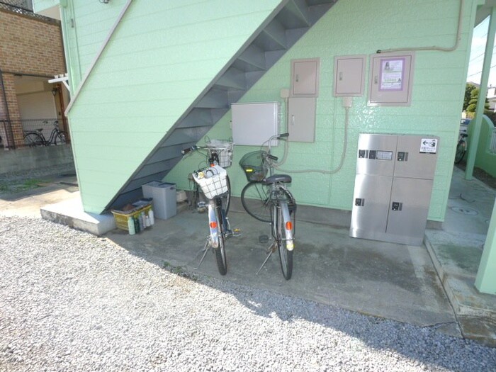 物件外観写真5　(駐輪場)