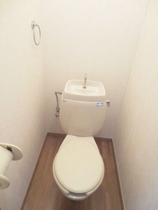 物件内観写真15　(トイレ)