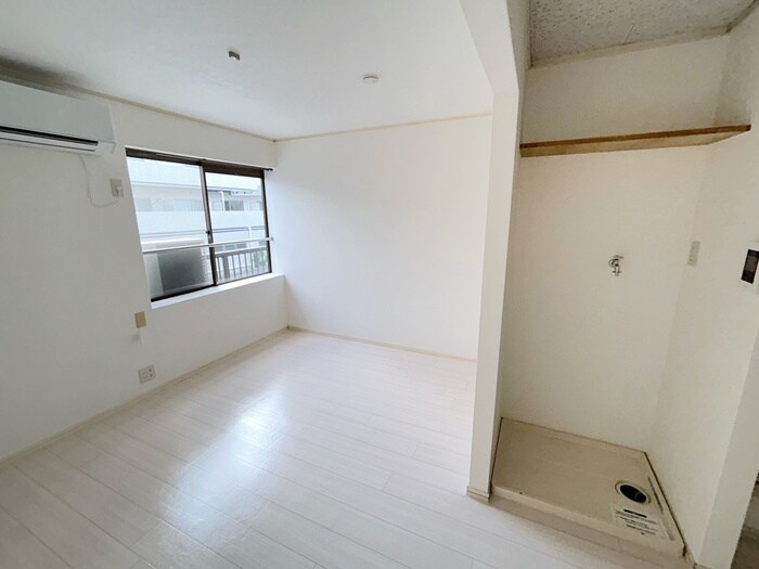 物件内観写真16　(洗濯機置場)