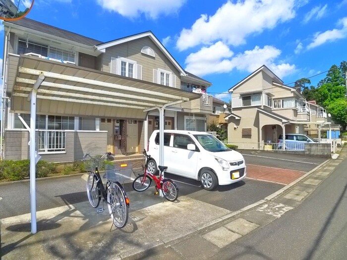 物件外観写真3　(駐輪場)