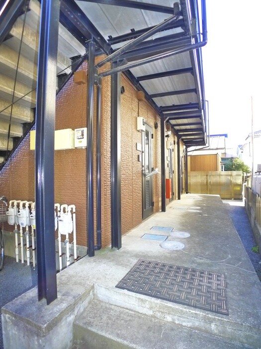 物件外観写真5　(エントランス部分)