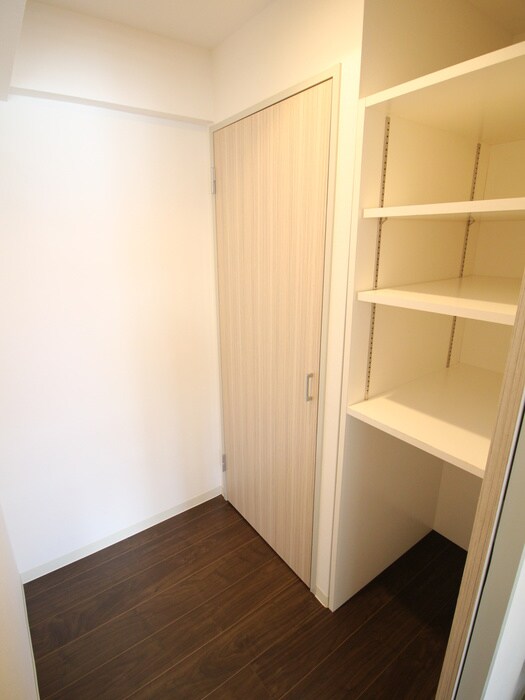 物件内観写真15　(収納)