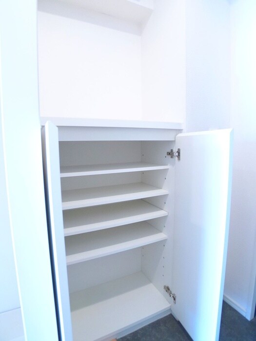 物件内観写真10　(靴箱)