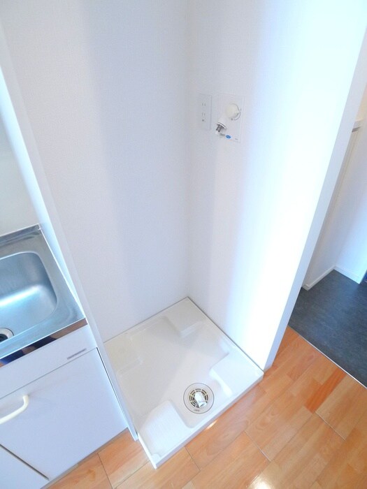 物件内観写真12　(洗濯機置場)