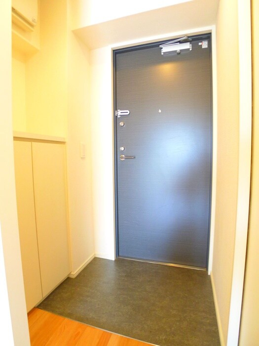 物件内観写真18　(玄関)
