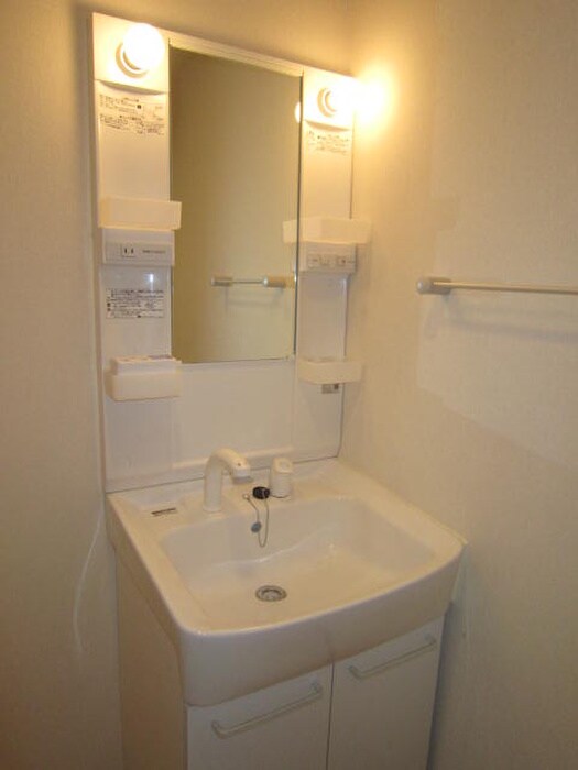 物件内観写真9　(洗面)