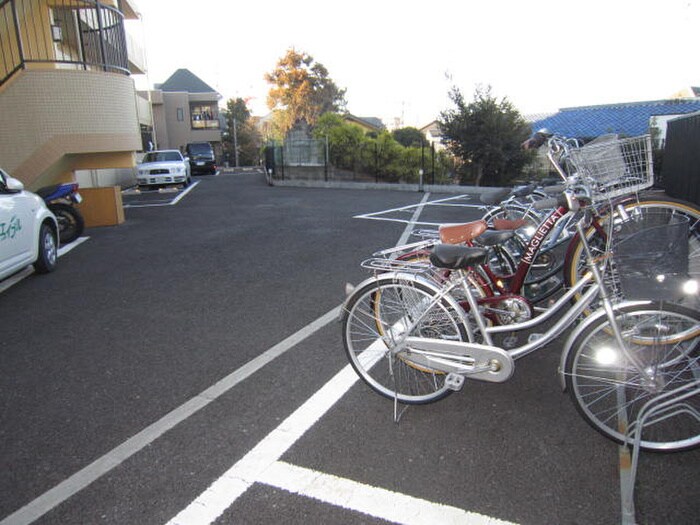 物件外観写真6　(駐輪場)