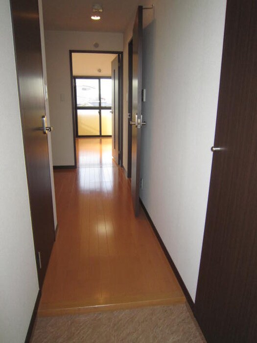 物件内観写真16　(廊下)