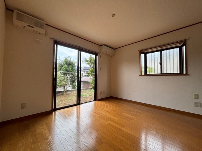 物件内観写真4　(居室)