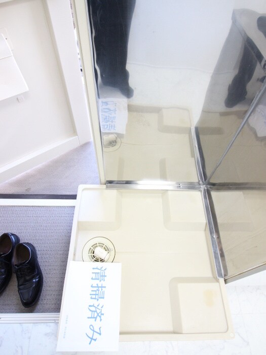 物件内観写真8　(洗濯機置場)