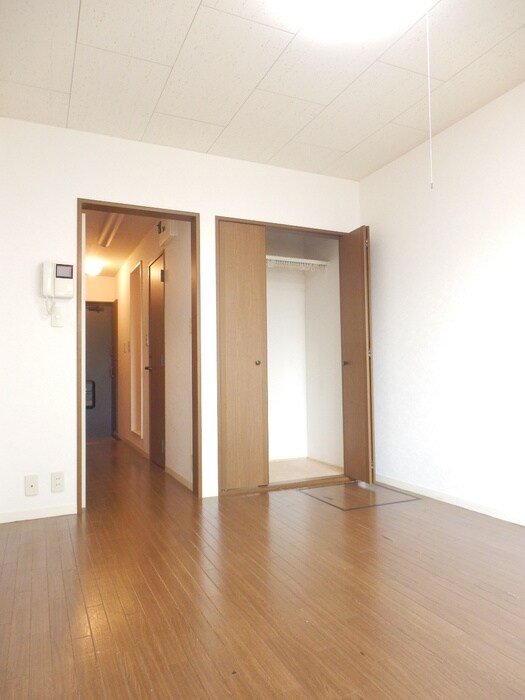 物件内観写真3　(居室)