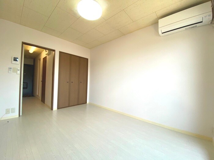 物件内観写真3　(居室)