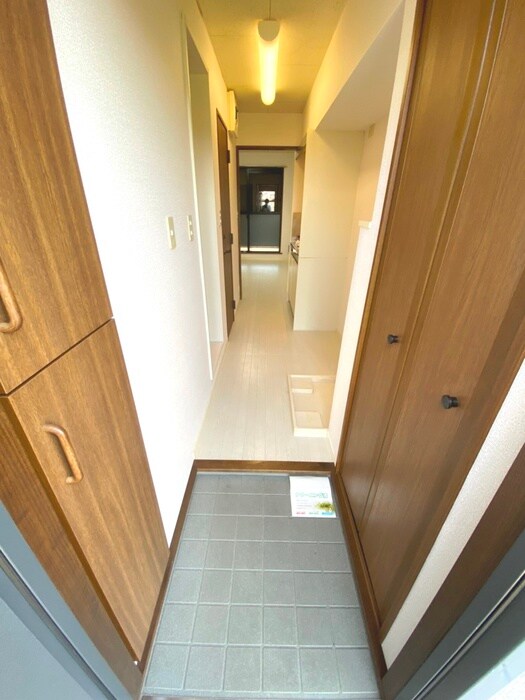 物件内観写真10　(玄関)