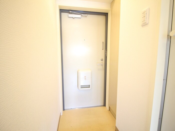 物件内観写真10　(玄関)