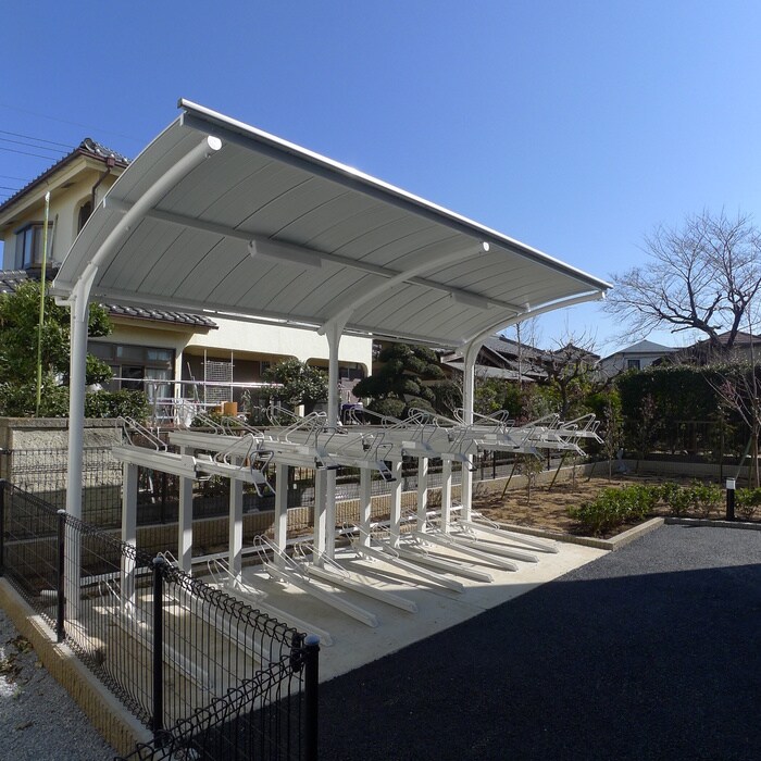 物件外観写真3　(駐輪場)