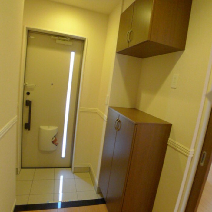 物件内観写真14　(玄関)