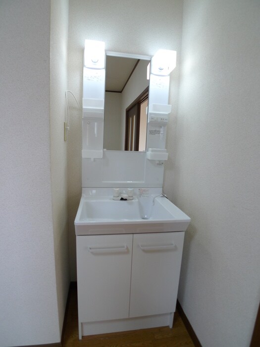 物件内観写真11　(洗面)