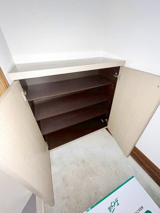 物件内観写真18　(靴箱)