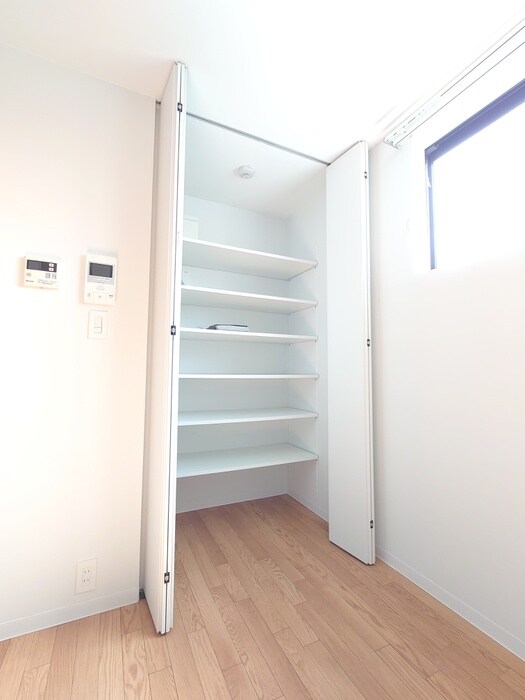 物件内観写真21　(収納)