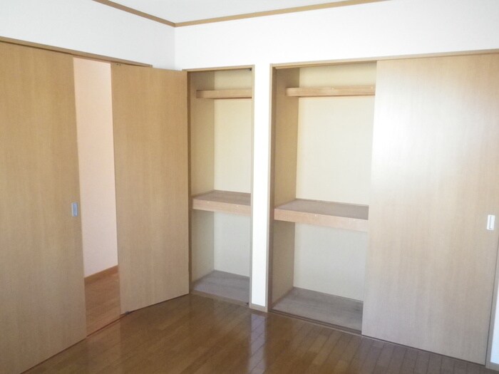物件内観写真12　(収納)