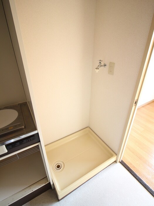 物件内観写真11　(洗濯機置場)