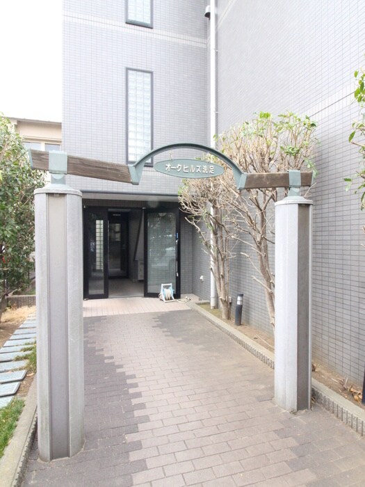 物件外観写真5　(エントランス部分)